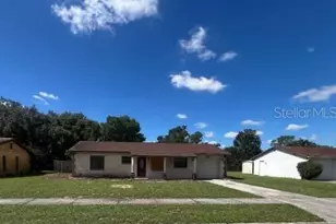 8347 Angela Ct, Zephyrhills, FL 33541 - Photo 1