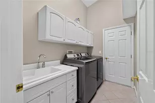 28329 Lindenhurst Dr, Wesley Chapel, FL 33544 - Photo 43