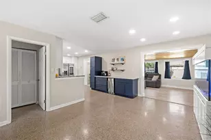4601 W Hawthorne Rd, Tampa, FL 33611 - Photo 5