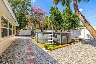 4601 W Hawthorne Rd, Tampa, FL 33611 - Photo 27