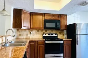 16634 Brigadoon Dr, Tampa, FL 33618 - Photo 5