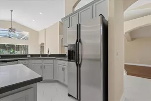 8211 Canyon Creek Way, Tampa, FL 33647 - Photo 17