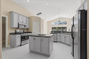 8211 Canyon Creek Way, Tampa, FL 33647 - Photo 11