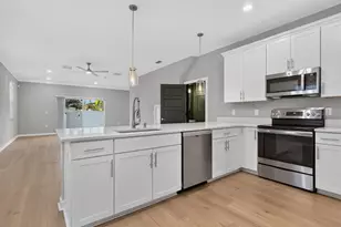 2704 W Gray St, Tampa, FL 33609 - Photo 5