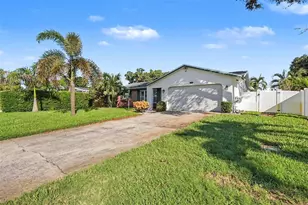 14161 Hetrick Cir N, Largo, FL 33774 - Photo 31
