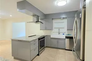 17001 Melba Ln, Lutz, FL 33549 - Photo 9