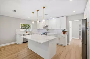 1900 60th St S, Gulfport, FL 33707 - Photo 13
