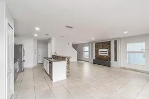 7704 Maroon Peak Dr, Ruskin, FL 33573 - Photo 5