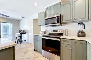 1852 Sourwood Blvd, Dunedin, FL 34698 - Photo 9