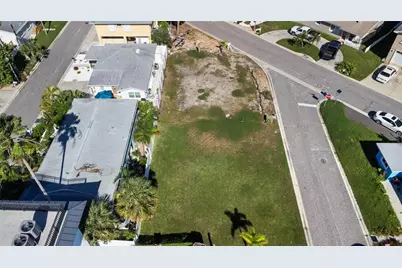 18018 4th Street E, Redington Shores, FL 33708 - Photo 9
