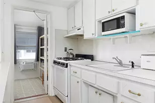 5915 18th St N, Saint Petersburg, FL 33714 - Photo 11