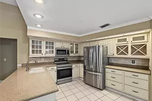 2510 Brimhollow Dr, Valrico, FL 33596 - Photo 3