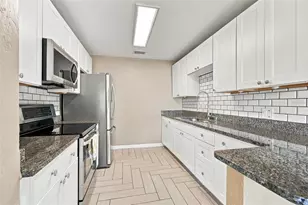 740 64th St N, Saint Petersburg, FL 33710 - Photo 9