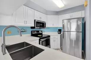 6908 Stonesthrow Cir N, Saint Petersburg, FL 33710 - Photo 15