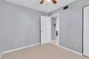 6908 Stonesthrow Cir N, Saint Petersburg, FL 33710 - Photo 23