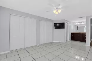 9402 Attenbury Dr, Tampa, FL 33615 - Photo 15