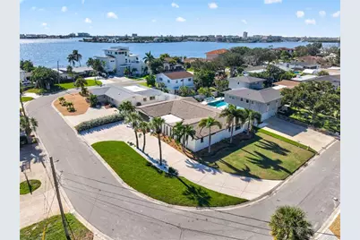 2015 Dolphin Boulevard S, Saint Petersburg, FL 33707 - Photo 47