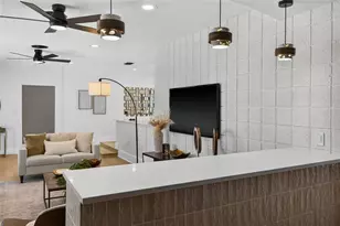 2015 Dolphin Blvd S, Saint Petersburg, FL 33707 - Photo 15