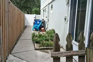 8220 Yardley Ave N, Saint Petersburg, FL 33710 - Photo 49