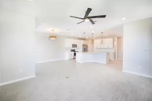 11261 Beach Walk Wy NE, Saint Petersburg, FL 33716 - Photo 9
