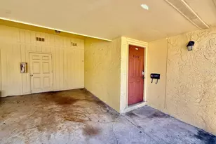 7509 Fragancia Ct, Tampa, FL 33615 - Photo 3