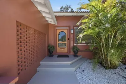 240 23rd Avenue S, Saint Petersburg, FL 33705 - Photo 31