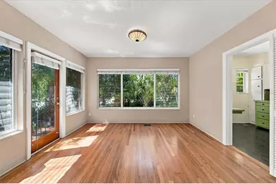 240 23rd Avenue S, Saint Petersburg, FL 33705 - Photo 21