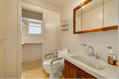 211 Pasadena Avenue N #206, Saint Petersburg, FL 33710 - Photo 19