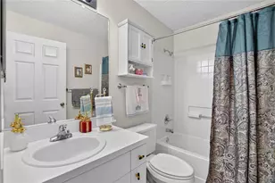 2433 New Haven Cir, Sun City Center, FL 33573 - Photo 17