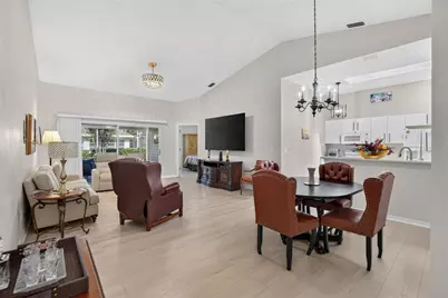 2433 New Haven Circle, Sun City Center, FL 33573 - Photo 9