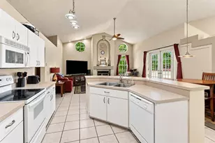 7828 Lake Placid Ln, New Port Richey, FL 34655 - Photo 11