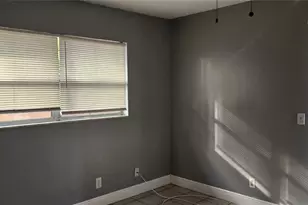 1422 E Seneca Ave, Tampa, FL 33612 - Photo 11