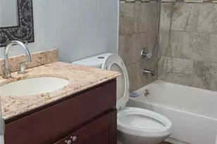 7102 Waterside Dr, Tampa, FL 33617 - Photo 9