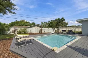 9968 136th St, Seminole, FL 33776 - Photo 35