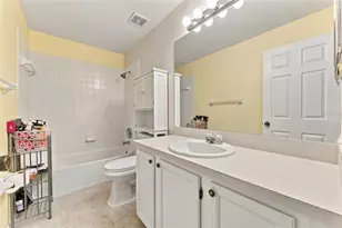 349 Kensington Lake Cir, Brandon, FL 33511 - Photo 17