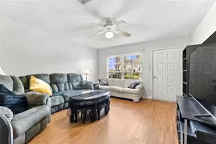 349 Kensington Lake Cir, Brandon, FL 33511 - Photo 5