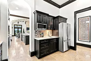 200 Brightwaters Blvd NE, Saint Petersburg, FL 33704 - Photo 19