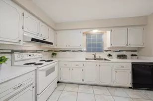 1706 Belleair Forest Dr, Belleair, FL 33756 - Photo 9