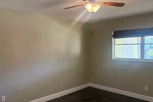 911 Washington Ave, Largo, FL 33770 - Photo 13