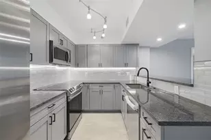 2333 Feather Sound Dr, Clearwater, FL 33762 - Photo 5