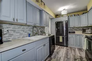 365 36th St SE, Largo, FL 33771 - Photo 9