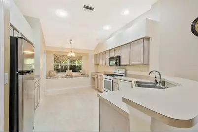 9909 Bridgeton Drive, Tampa, FL 33626 - Photo 13