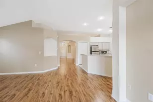 9909 Bridgeton Dr, Tampa, FL 33626 - Photo 11