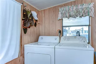 6046 Harriet St, Zephyrhills, FL 33542 - Photo 21