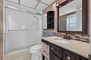 1120 N Shore Dr NE, Saint Petersburg, FL 33701 - Photo 11