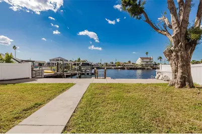 13637 Lagoon Drive, Hudson, FL 34667 - Photo 5