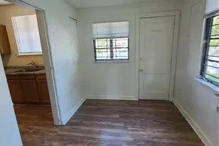 1060 18th Ave S, Saint Petersburg, FL 33705 - Photo 23