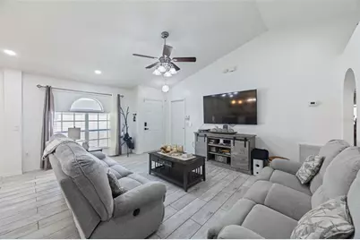1012 Brenton Leaf Drive, Ruskin, FL 33570 - Photo 7
