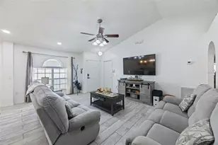 1012 Brenton Leaf Dr, Ruskin, FL 33570 - Photo 7