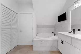 4363 Tyler Cir N, Saint Petersburg, FL 33709 - Photo 23